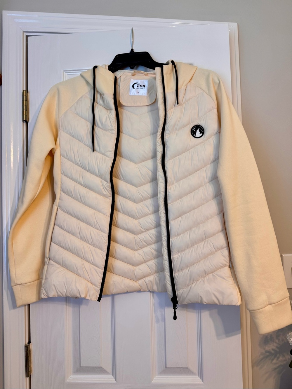 Zyia Women's Cream Quilted Hooded Jacket